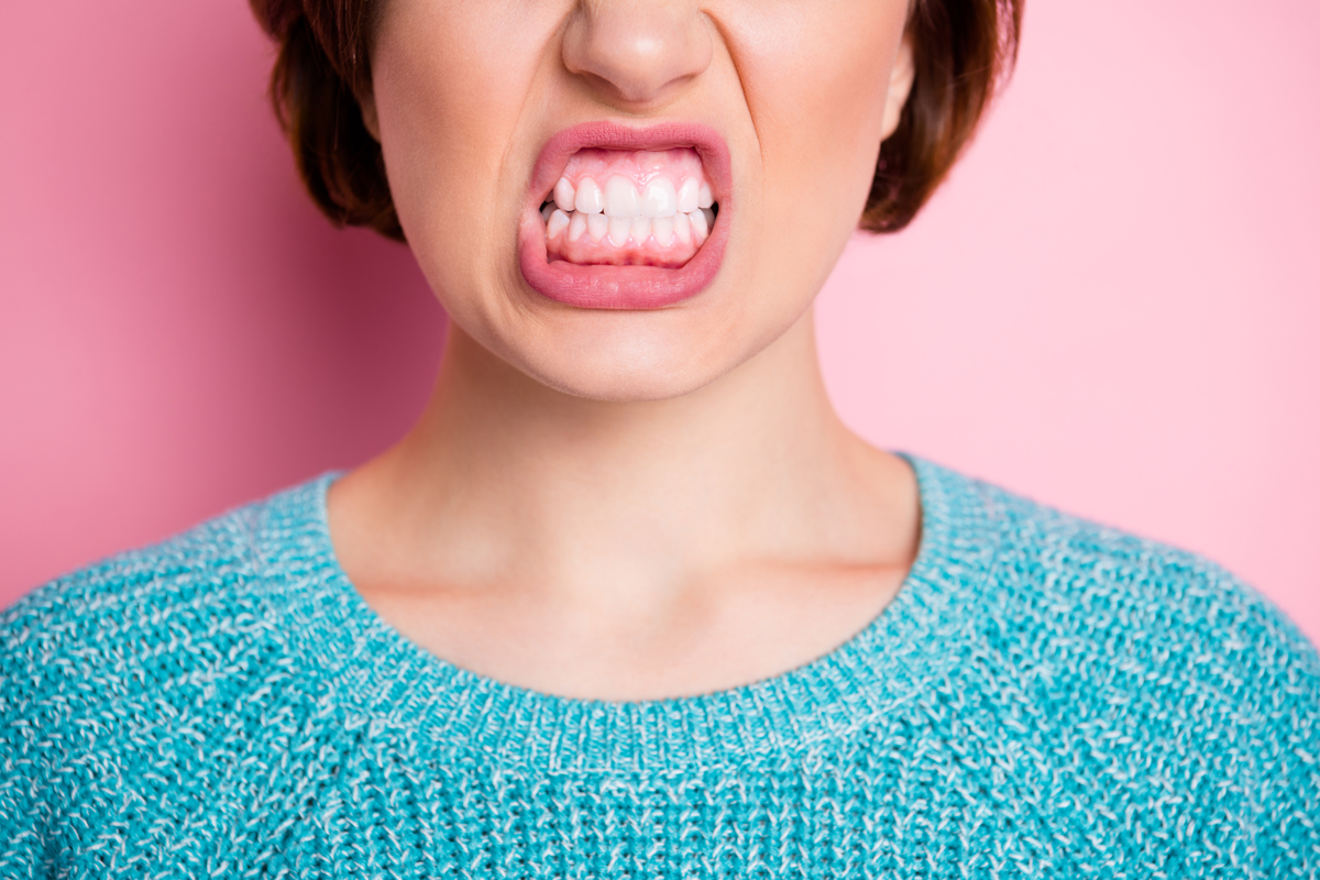 Réduire l'inflammation gingivale, les saignements et la profondeur des poches.